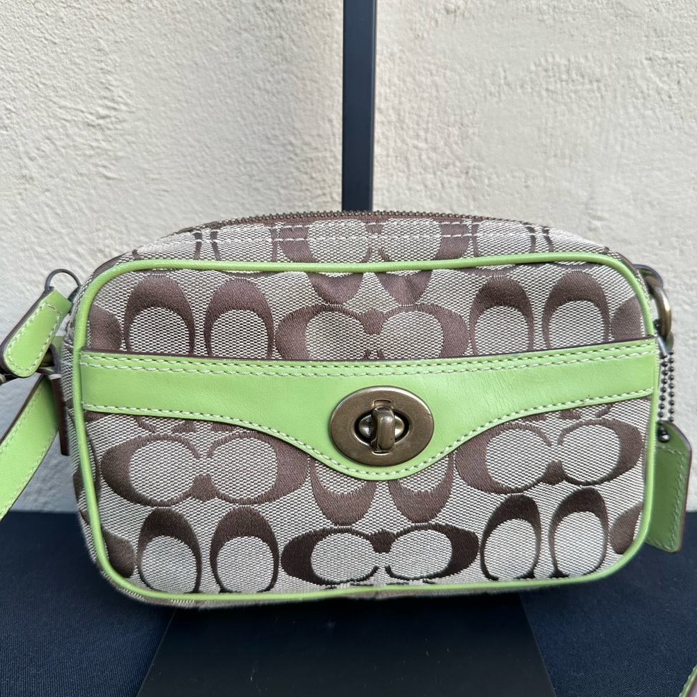 🍏 Y2k Coach Signature Canvas Shoulder/ Crossbody  10565🍏